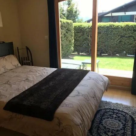 With Garden Daltons 1 Daire Crans-Montana