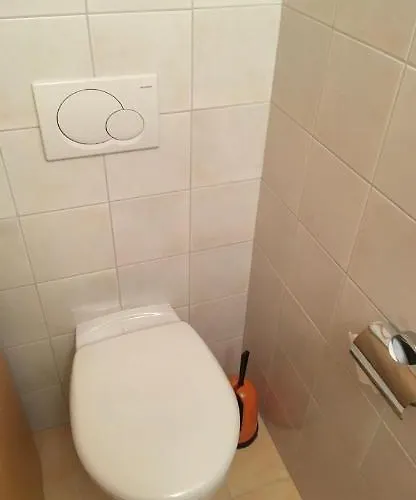 Apartment With Garden Daltons 1 *